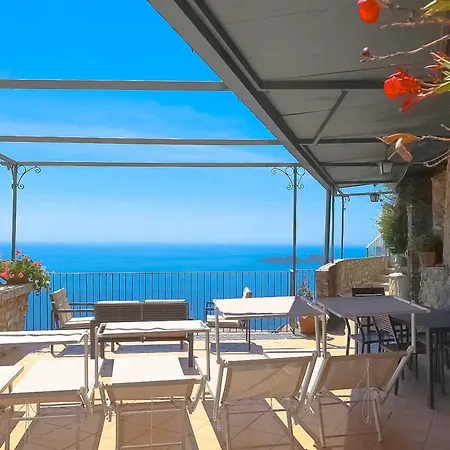 - Vanessa Holiday home