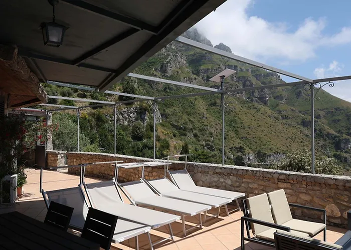 - Vanessa Ποζιτάνο