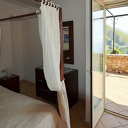 - Vanessa Nyaraló Positano