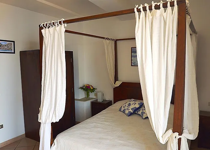 - Vanessa * Ποζιτάνο